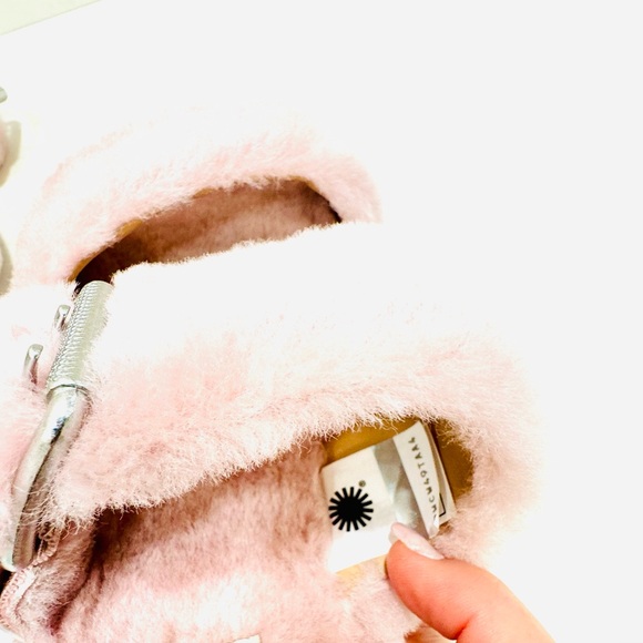 Beautiful !! PINK UGG FUZZ YEAH - Picture 6 of 6